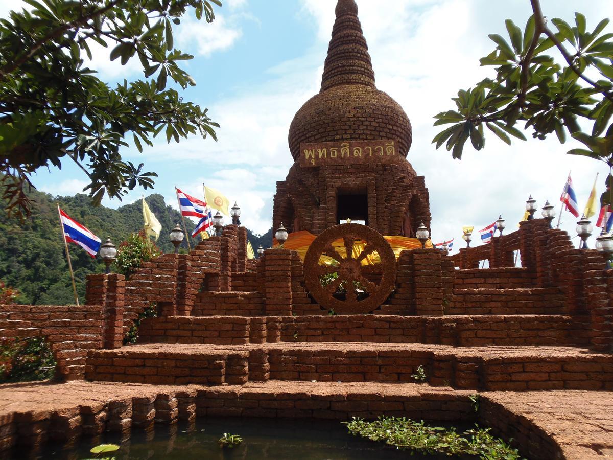 Takhun Mountain View Bed & Breakfast Ban Tha Khun Exterior photo